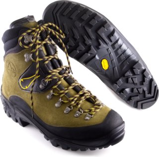 la sportiva karakorum mountaineering boots